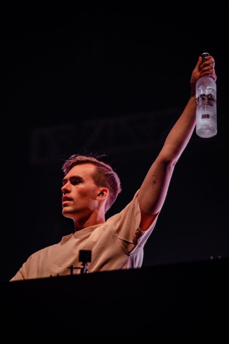 Loud Luxury