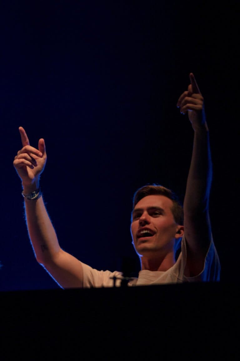 Loud Luxury