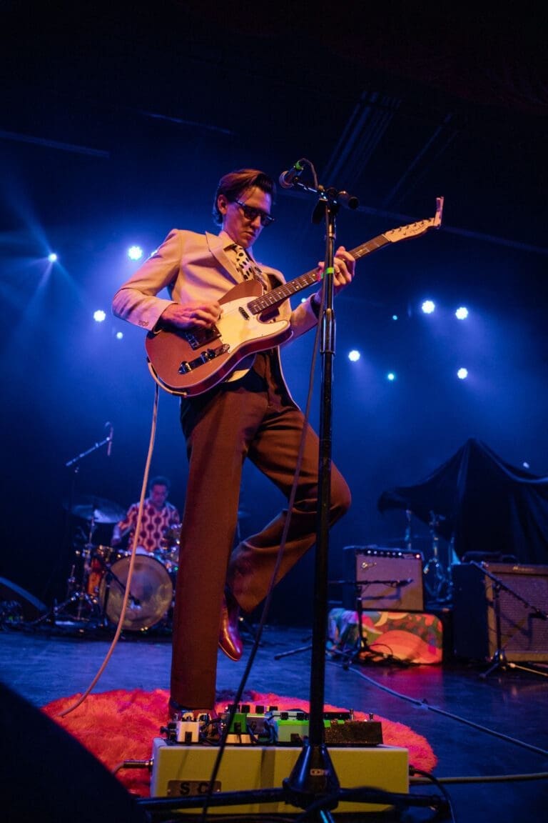 Lovelytheband