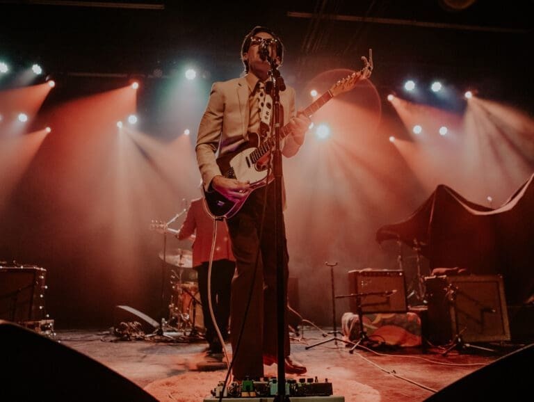 Lovelytheband