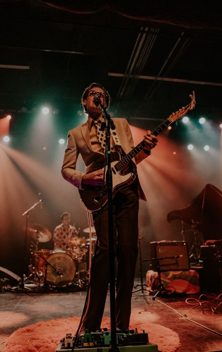 Lovelytheband
